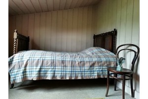 Superb quality Narrow width Welsh blanket NL 81 Superb quality Narrow width Welsh blanket NL 81